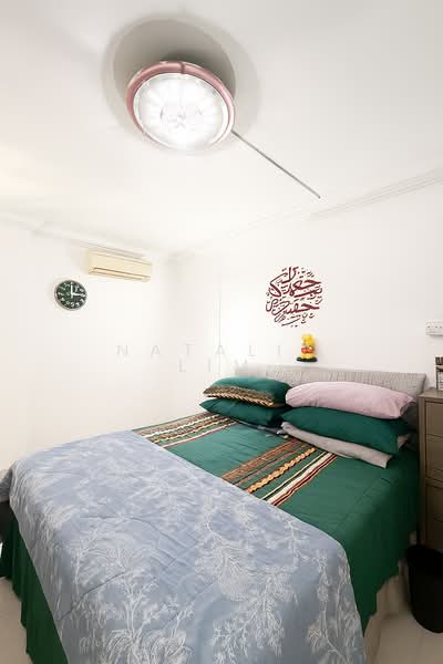 667D Jurong West Street 65 HDB Flat For Sale at S$ 639,000 | PropertyGuru Singapore - Bedroom