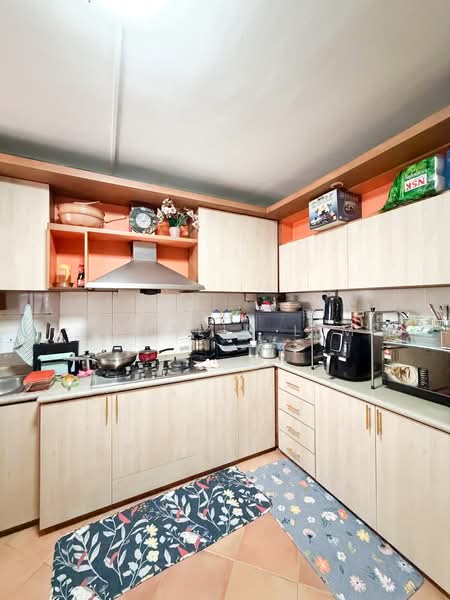 667D Jurong West Street 65 HDB Flat For Sale at S$ 639,000 | PropertyGuru Singapore - Kitchen