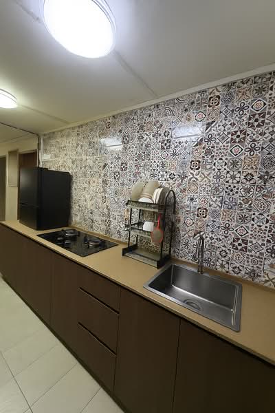 82 Commonwealth Close HDB Flat For Sale at S$ 339,000 | PropertyGuru Singapore - Kitchen