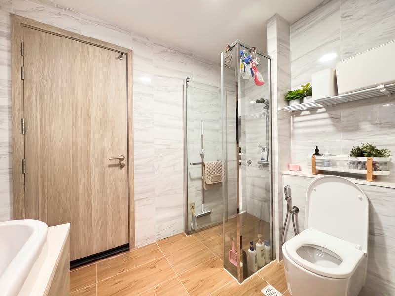 The Alps Residences Condominium For Sale at S$ 799,999 | PropertyGuru Singapore - Bathroom