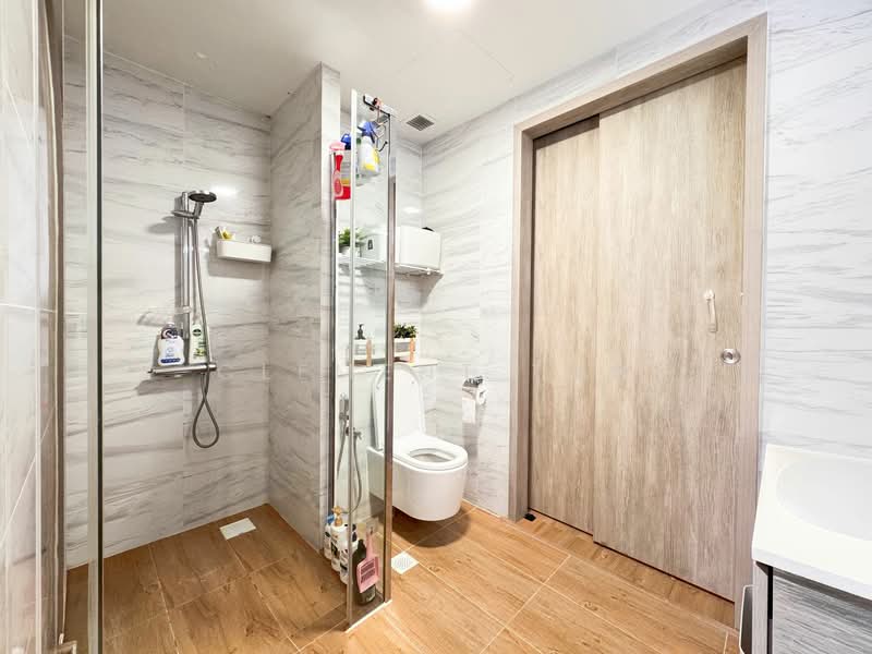 The Alps Residences Condominium For Sale at S$ 799,999 | PropertyGuru Singapore - Bathroom