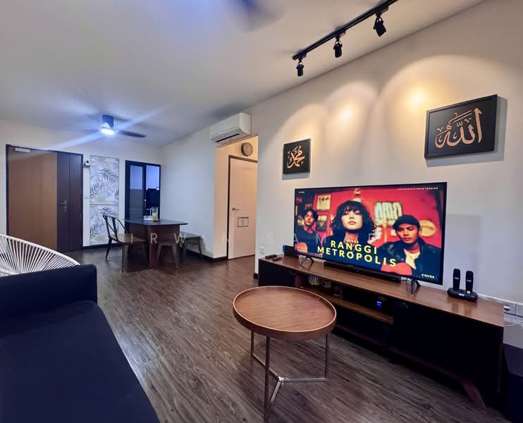 336B Anchorvale Crescent HDB Flat For Sale at S$ 660,000 | PropertyGuru Singapore - Living Room