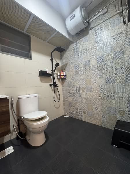 336B Anchorvale Crescent HDB Flat For Sale at S$ 660,000 | PropertyGuru Singapore - Bathroom