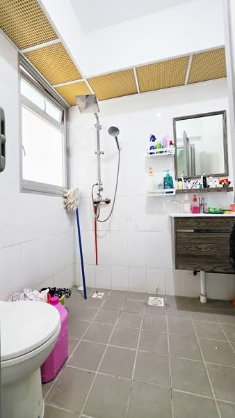 513B Yishun Street 51, 513B Yishun Street 51, 4 Bedrooms, 1,291 sqft, HDB Flat For Sale, by Ina Sultan, 500100353 - Bathroom - PropertyGuru.com.sg