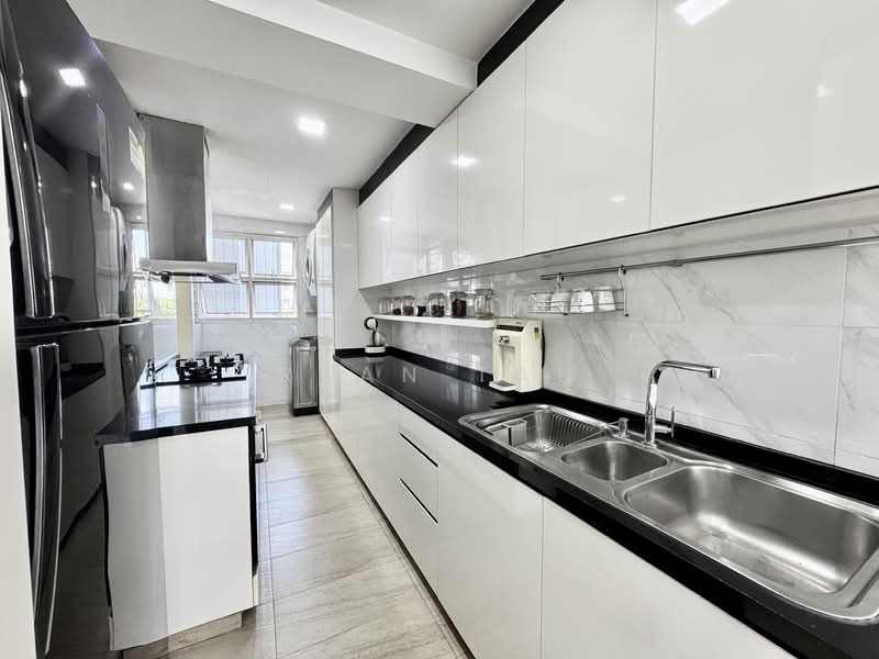 Hillington Green, 53 Hillview Avenue, 4 Bedrooms, 1,528 sqft, Condominium For Sale, by Ryan Tan, 500100357 - Kitchen - PropertyGuru.com.sg