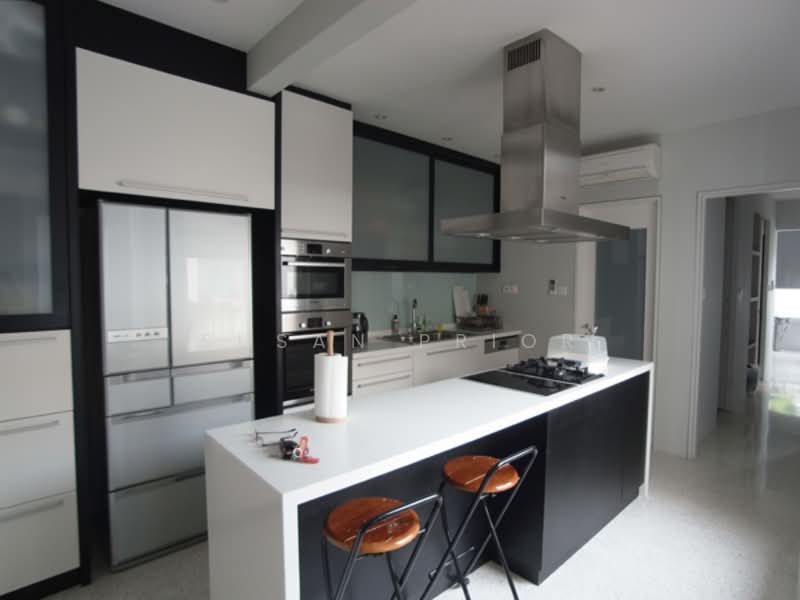 Greenwood Avenue Walk-up Apartment For Sale at S$ 2,990,000 | PropertyGuru Singapore - Kitchen