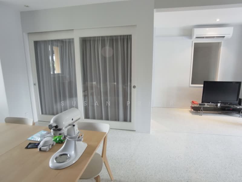 Greenwood Avenue Walk-up Apartment For Sale at S$ 2,990,000 | PropertyGuru Singapore - Living Room