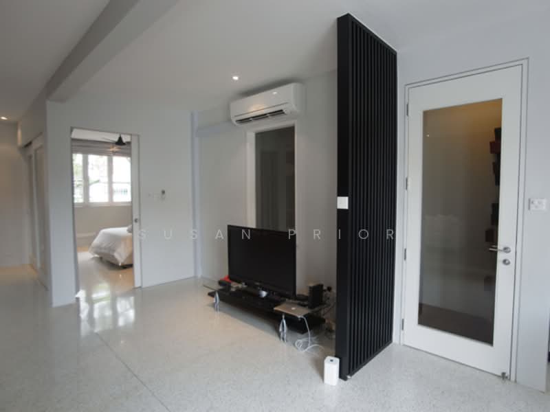 Greenwood Avenue Walk-up Apartment For Sale at S$ 2,990,000 | PropertyGuru Singapore - Living Room