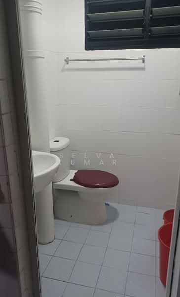 121 Yishun Street 11, 121 Yishun Street 11, Room Rental, 80 sqft, HDB Flat For Rent, by Selva Kumar, 500100375 - Bathroom - PropertyGuru.com.sg