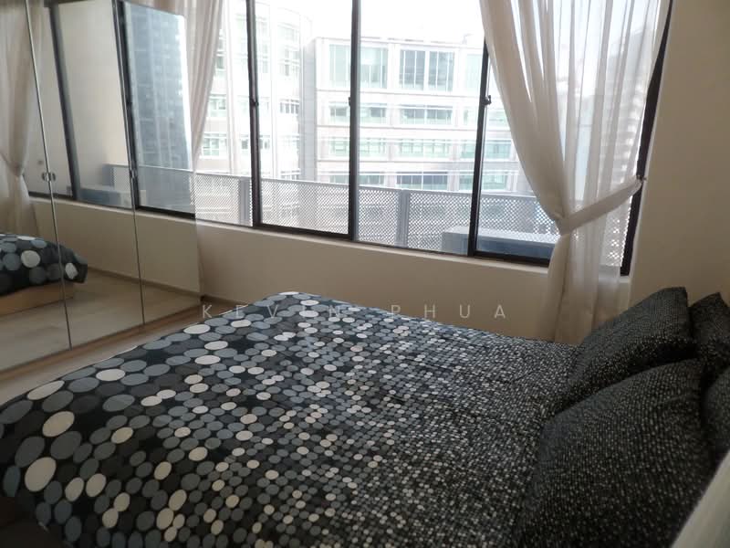International Plaza Apartment For Sale at S$ 1,470,000 | PropertyGuru Singapore