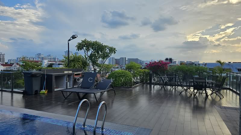 Heritage East, 453 East Coast Road, Studio, 409 sqft, Condominium For Rent, by Jocelyn Or, 500100390 - Rooftop pool and pool deck - PropertyGuru.com.sg