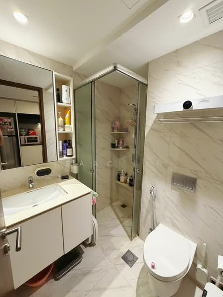Le Quest Condominium For Sale at S$ 800,000 | PropertyGuru Singapore - Bathroom