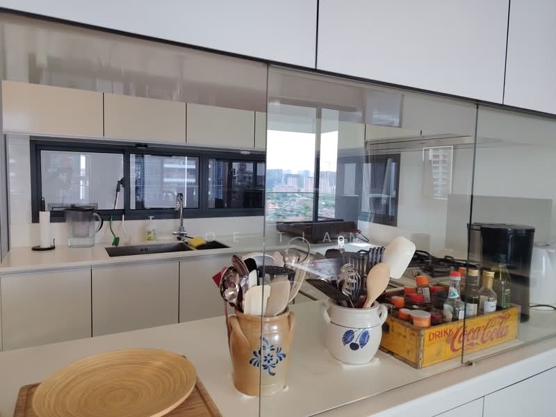 The Trizon, 8 Ridgewood Close, 3 Bedrooms, 1,550 sqft, Condominium For Rent, by Zoe Tian, 500100414 - Kitchen - PropertyGuru.com.sg