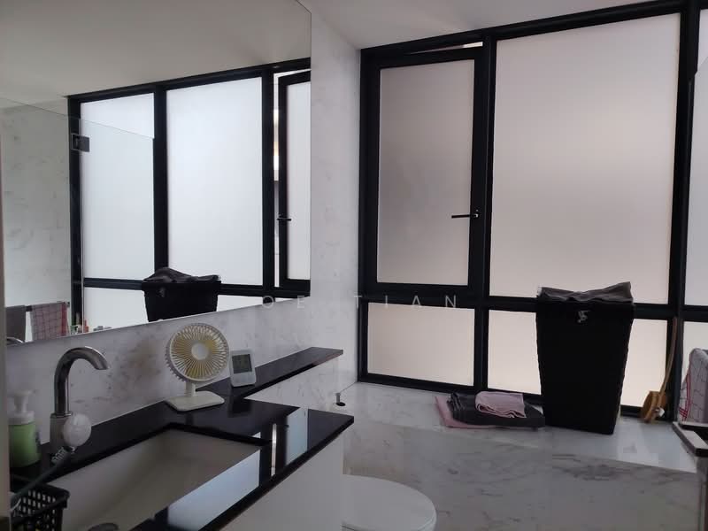 The Trizon, 8 Ridgewood Close, 3 Bedrooms, 1,550 sqft, Condominium For Rent, by Zoe Tian, 500100414 - Bathroom - PropertyGuru.com.sg