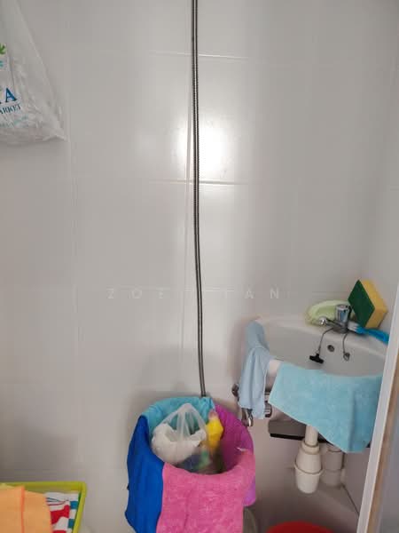 The Trizon, 8 Ridgewood Close, 3 Bedrooms, 1,550 sqft, Condominium For Rent, by Zoe Tian, 500100414 - Bathroom - PropertyGuru.com.sg