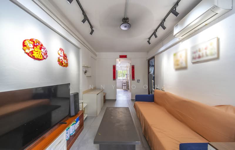 170 Ang Mo Kio Avenue 4 HDB Flat For Sale at S$ 370,000 | PropertyGuru Singapore - Living Room