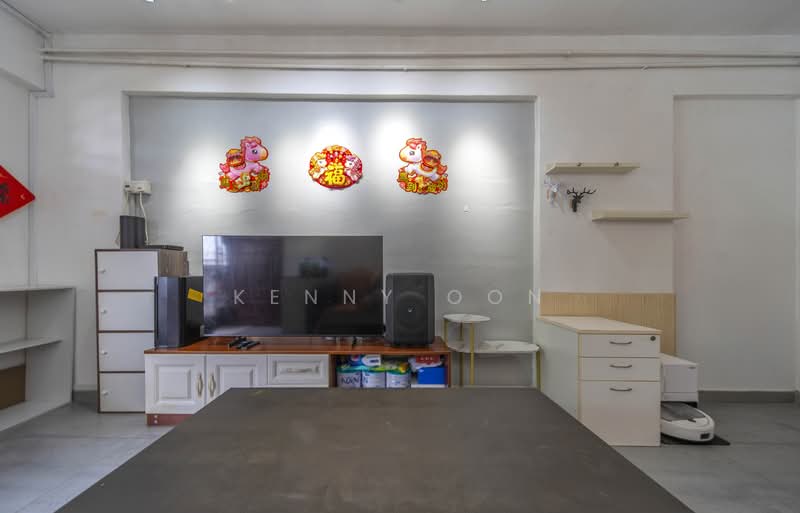 170 Ang Mo Kio Avenue 4 HDB Flat For Sale at S$ 370,000 | PropertyGuru Singapore - Living Room