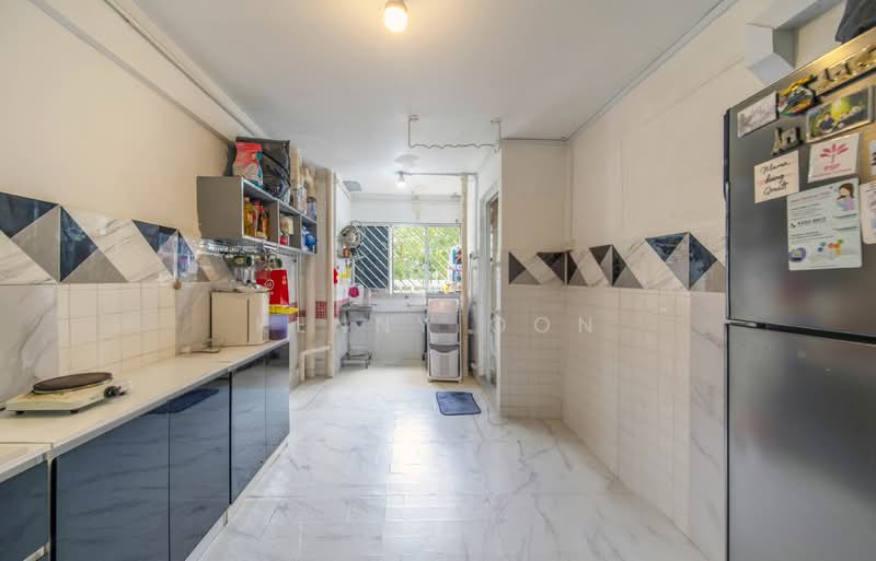 170 Ang Mo Kio Avenue 4 HDB Flat For Sale at S$ 370,000 | PropertyGuru Singapore - Kitchen