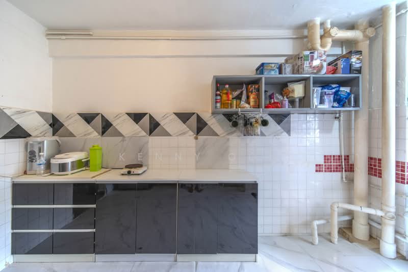170 Ang Mo Kio Avenue 4 HDB Flat For Sale at S$ 370,000 | PropertyGuru Singapore - Kitchen