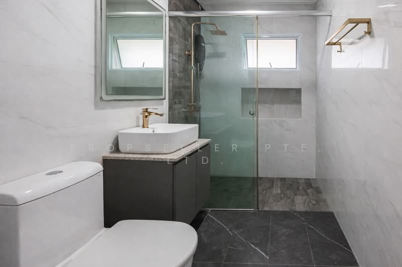 205 Pasir Ris Street 21 HDB Flat For Sale at S$ 900,000 | PropertyGuru Singapore - Bathroom