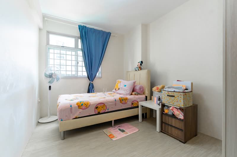 815C Choa Chu Kang Avenue 7 HDB Flat For Sale at S$ 630,000 | PropertyGuru Singapore - Bedroom