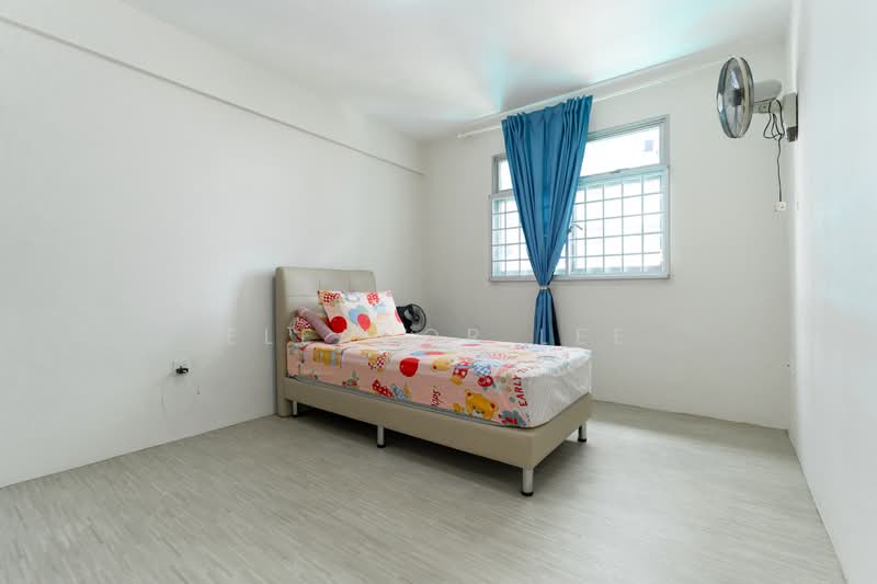 815C Choa Chu Kang Avenue 7 HDB Flat For Sale at S$ 630,000 | PropertyGuru Singapore - Bedroom