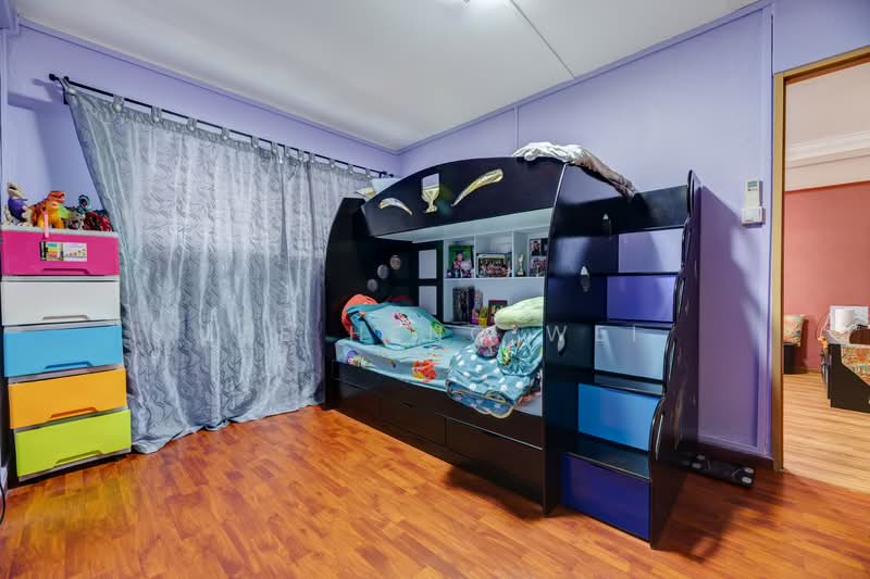 877 Tampines Street 84 HDB Flat For Sale at S$ 520,000 | PropertyGuru Singapore - Bedroom