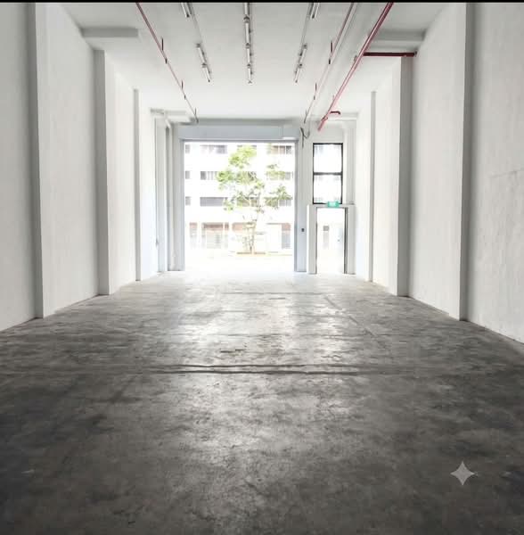 GROUND FLOOR Unit At Shunli Industrial Complex, 705 Sims Dr, Singapore 387384, 1,658 sqft, Light Industrial (B1) For Rent, by Eugene Choo 朱修仁, 500100439 - Entrance - CommercialGuru.com.sg