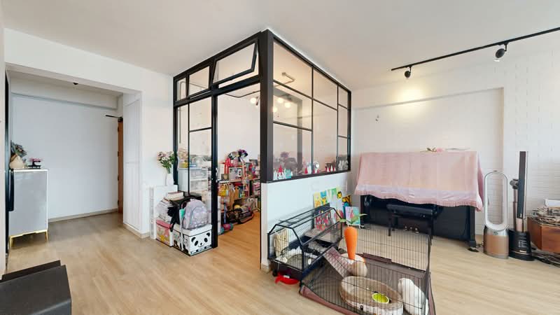 440A Fernvale Link HDB Flat For Sale at S$ 838,000 | PropertyGuru Singapore - Enclosed Study