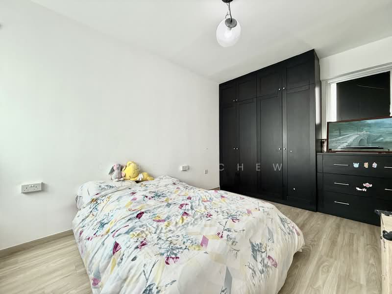 440A Fernvale Link HDB Flat For Sale at S$ 838,000 | PropertyGuru Singapore - Bedroom