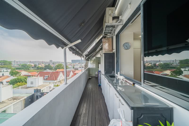 21 Richards Apartment For Sale at S$ 1,630,000 | PropertyGuru Singapore - Balcony