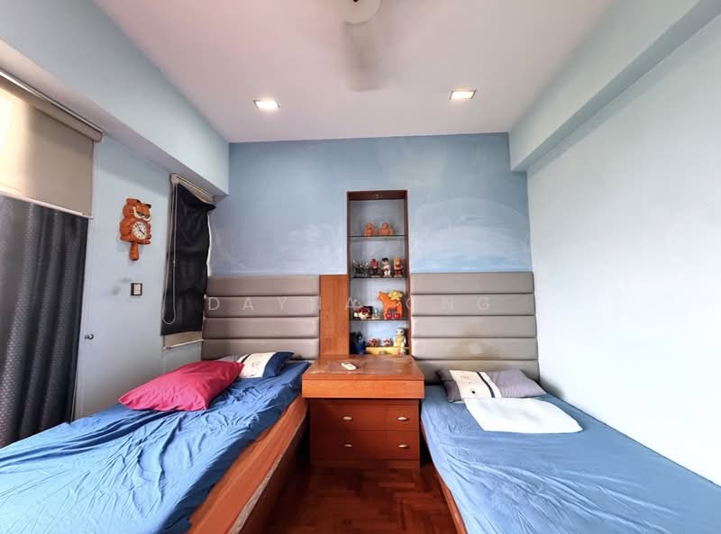 Regentville Condominium For Sale at S$ 1,988,000 | PropertyGuru Singapore - Bedroom