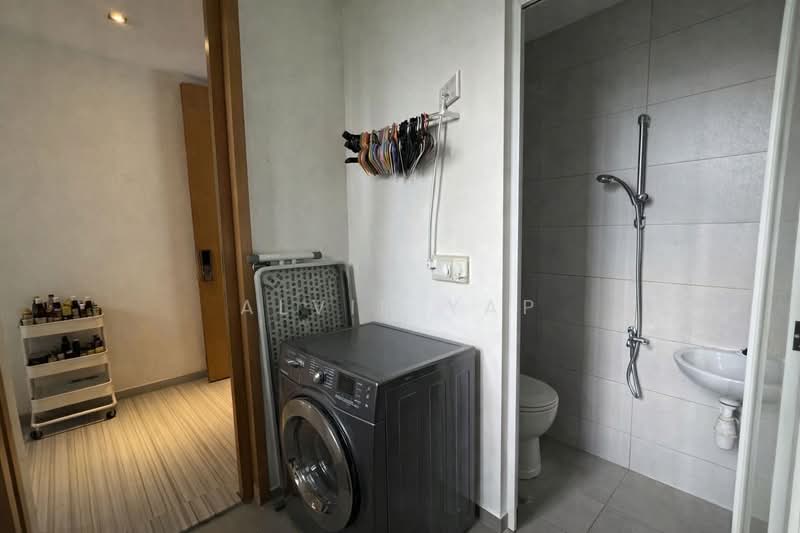 Cube 8 Condominium For Sale at S$ 2,880,000 | PropertyGuru Singapore - Bathroom