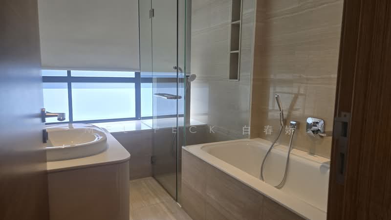 Treasure on Balmoral, 5 Balmoral Road, 4 Bedrooms, 2,002 sqft, Apartment For Sale, by Mel Peck 白春娇, 500100467 - Bathroom - PropertyGuru.com.sg