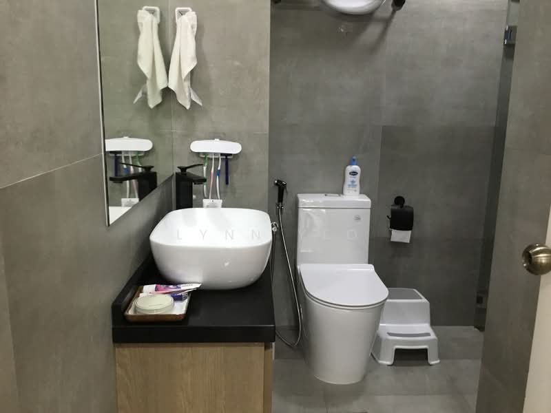 Sanctuary Green, 181 Tanjong Rhu Road, 2 Bedrooms, 850 sqft, Condominium For Rent, by Lynn Yeo, 500100473 - Bathroom - PropertyGuru.com.sg