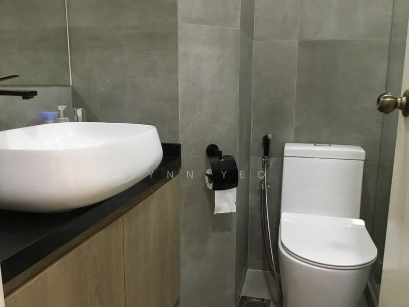 Sanctuary Green, 181 Tanjong Rhu Road, 2 Bedrooms, 850 sqft, Condominium For Rent, by Lynn Yeo, 500100473 - Bathroom - PropertyGuru.com.sg