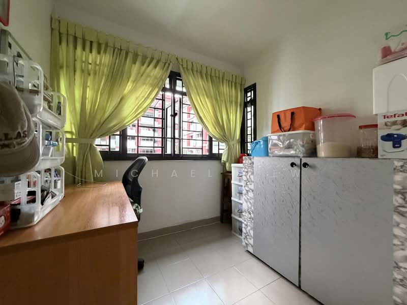 319 Ang Mo Kio Avenue 1, 319 Ang Mo Kio Avenue 1, 2 Bedrooms, 786 sqft, HDB Flat For Sale, by Michael Tiew, 500100485 - Study - PropertyGuru.com.sg