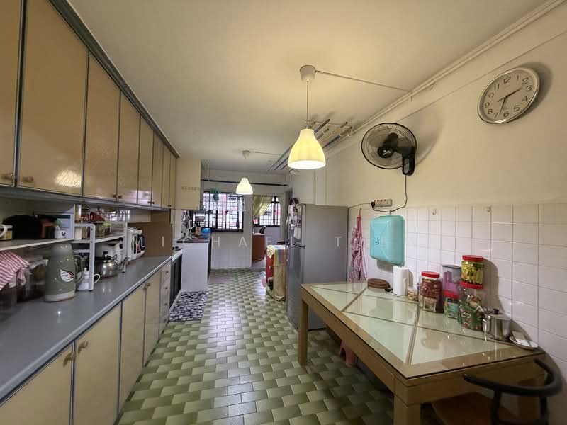 319 Ang Mo Kio Avenue 1, 319 Ang Mo Kio Avenue 1, 2 Bedrooms, 786 sqft, HDB Flat For Sale, by Michael Tiew, 500100485 - Kitchen - PropertyGuru.com.sg