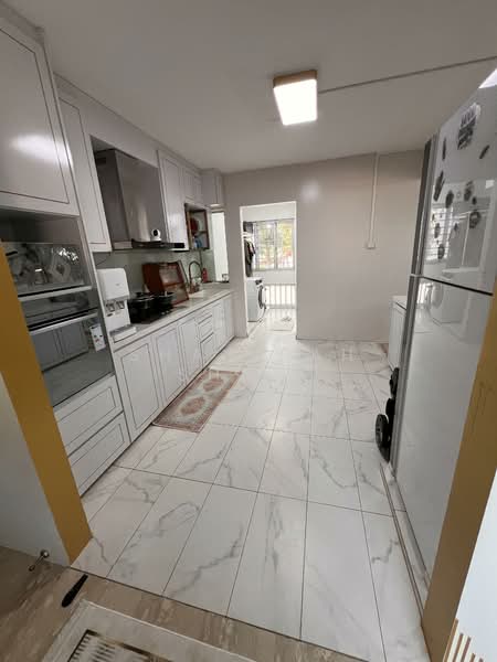 574 Pasir Ris Street 53 HDB Flat For Sale at S$ 690,000 | PropertyGuru Singapore - Kitchen