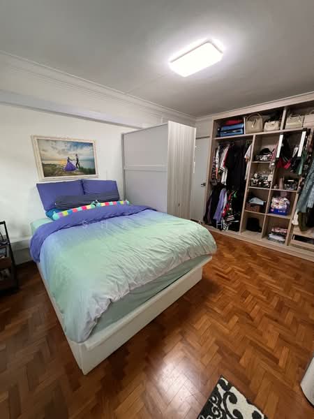 574 Pasir Ris Street 53 HDB Flat For Sale at S$ 690,000 | PropertyGuru Singapore - Master Bedroom