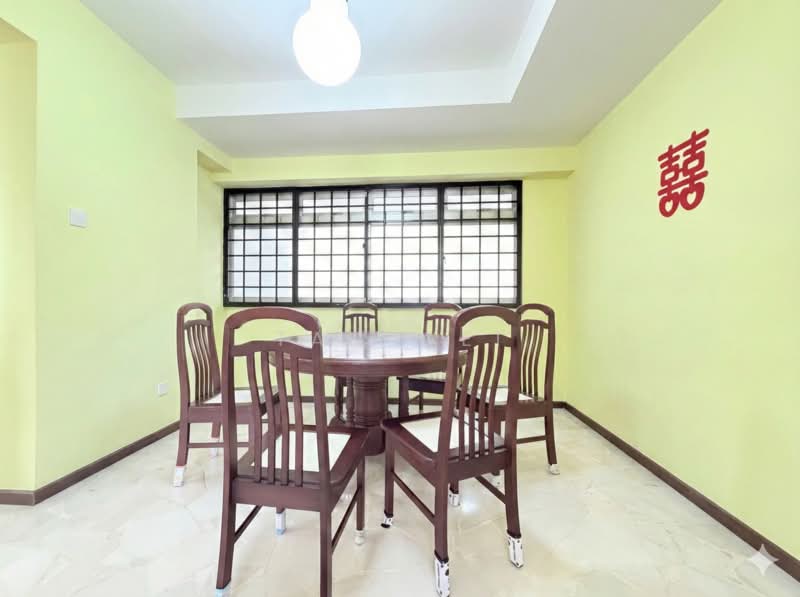 753 Jurong West Street 74 HDB Flat For Sale at S$ 768,888 | PropertyGuru Singapore - Dining Room