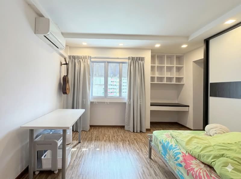 753 Jurong West Street 74 HDB Flat For Sale at S$ 768,888 | PropertyGuru Singapore - Bedroom