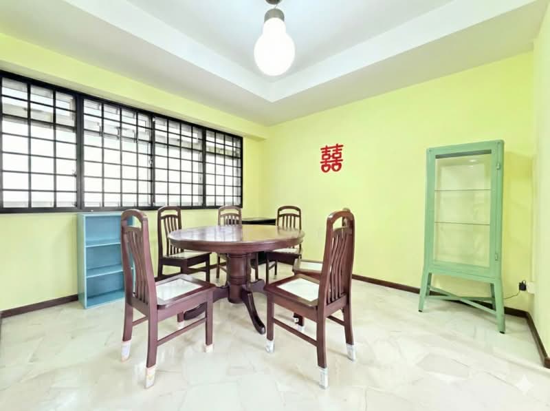 753 Jurong West Street 74 HDB Flat For Sale at S$ 768,888 | PropertyGuru Singapore - Dining Room