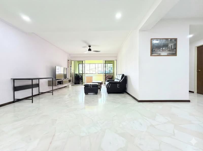 753 Jurong West Street 74 HDB Flat For Sale at S$ 768,888 | PropertyGuru Singapore - Living Room