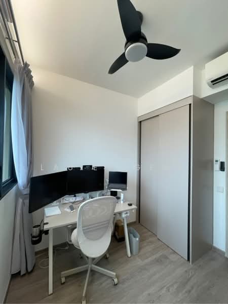 Cheap PSF, High floor Investment Property above MRT, Currently Tenanted 2 Bed 2 Bath Condominium For Sale at S$ 1,580,000 | PropertyGuru Singapore - Study