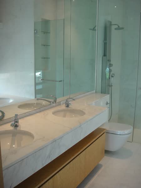 Belle Vue Residences Condominium For Sale at S$ 4,628,000 | PropertyGuru Singapore - Bathroom
