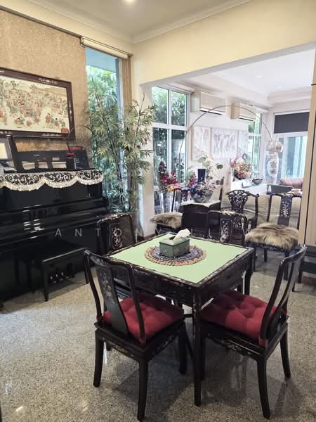 Almond Crescent Detached House For Sale at S$ 8,900,000 | PropertyGuru Singapore - Living Room