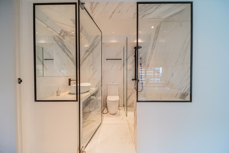 8C Upper Boon Keng Road HDB Flat For Sale at S$ 1,050,000 | PropertyGuru Singapore - Bathroom