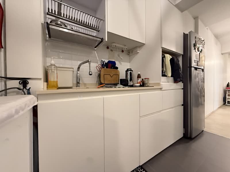 9 Holland Avenue HDB Flat For Sale at S$ 538,000 | PropertyGuru Singapore - Kitchen