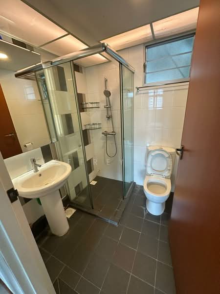 468A Fernvale Link, 468A Fernvale Link, 3 Bedrooms, 1,001 sqft, HDB Flat For Rent, by Jeffrey Lee, 500100537 - Bathroom - PropertyGuru.com.sg